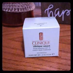 Clinique Smart